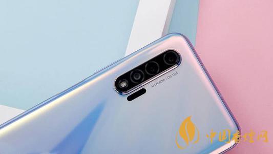 華為手機(jī)銷量或跌八成!華為手機(jī)是否會降價?