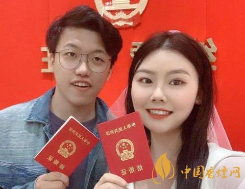 90后同名同姓情侶領(lǐng)證結(jié)婚 太有夫妻緣了！