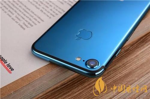 iphone12藍(lán)色好看嗎？ iphone12藍(lán)色和白色哪個(gè)好看？